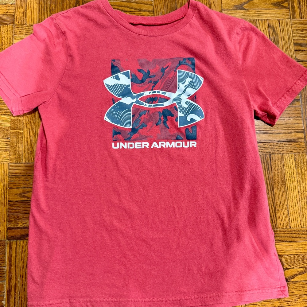 Under Armour Red Short Sleeve Tee Athletic Comfort